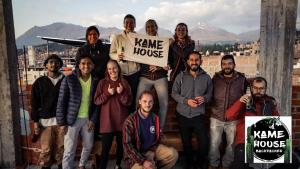 אורחים שוהים ב-Kame House hostel