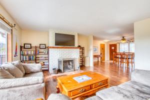 Gallery image of Bay Bridge Beach House in Waldport