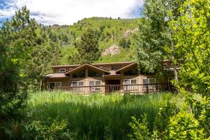 Redstone的住宿－Three Sisters Peak Cabin at Filoha Meadows，相簿中的一張相片