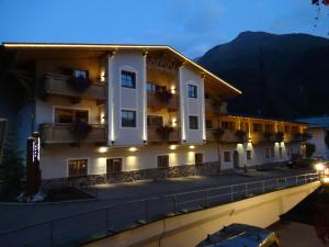 Foto da galeria de Apart Hotel San Antonio em Sankt Anton am Arlberg