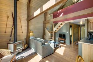 Χώρος καθιστικού στο Nason Creek Cabin