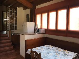 Kuchyň nebo kuchyňský kout v ubytování Casas Rurales el Cerrete de Haro