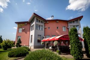 Gallery image of Dalos in Sarny +116 photos