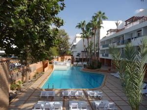 HOTEL KAMAL CITY CENTER内部或周边的泳池