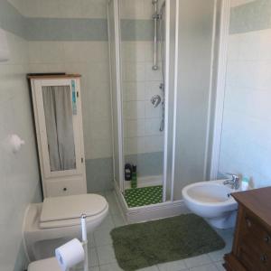 Kylpyhuone majoituspaikassa BERGAMO CENTER NICE ROOM