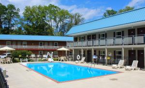 Πισίνα στο ή κοντά στο SHERWOOD MOTEL