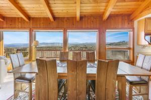 En generel udsigt til bjerge eller udsigt til bjerge taget fra feriehuset