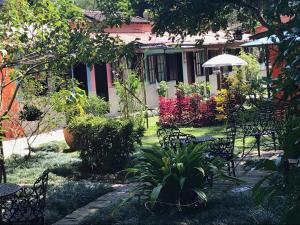 Um jardim em Pousada Caúca