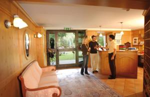 The lobby or reception area at Dolomitenhotel Weisslahnbad