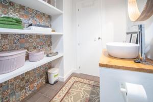 Kuchnia lub aneks kuchenny w obiekcie Apartamentos Las Musas de Cadiz