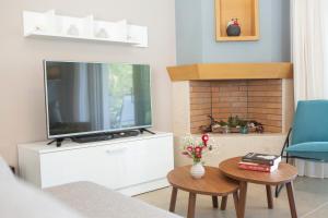 A television and/or entertainment centre at Drimonari Villas