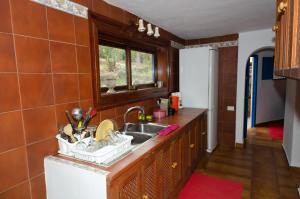 Kuchnia lub aneks kuchenny w obiekcie Galguen Paradise in the island of stars. Villa.