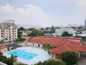 View ng pool sa Homestay Farah Tiara Duta Kondominium Ampang Selangor o sa malapit