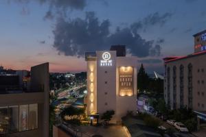 Gedung tempat hotel berlokasi