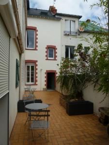 Gallery image of Studio calme, lumineux, terrasse, WIFI, 1.5 Km du front de mer in Saint-Nazaire