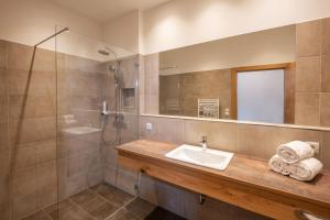 Łazienka w obiekcie Hotel & Appartement Auerhahn