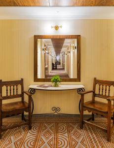 Area soggiorno di YMCA Three Arches Hotel