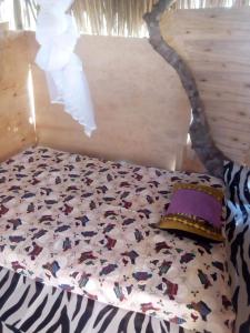 Letto o letti in una camera di Mida Creek Nature Camp