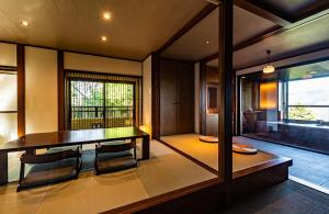 Posezení v ubytování Hakone Kyuan