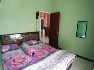 Afbeelding uit fotogalerij van Ken's Villa 8 in Batu