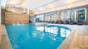 Bazén v ubytovaní Apartament Happy Time SPA - Kołobrzeg alebo v jeho blízkosti