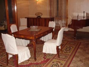 Posezení v ubytování Guest House Deda Lali + 21 fotografií