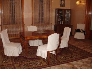 Posezení v ubytování Guest House Deda Lali