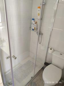 Łazienka w obiekcie Apartamento muy cercano a playas y pueblo Puerto del Carmen