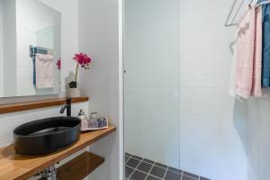Mynd úr myndasafni af Luxury 3 brm 2 bath Woolstore apt with Courtyard í Brisbane