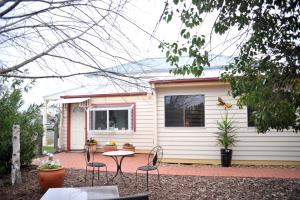 Gallery image of Must Love Dogs B&B & Self Contained Cottage in Rutherglen