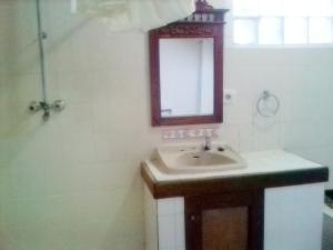 A bathroom at Gazebo Beach Hotel