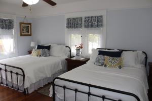 Foto de la galería de Lady Geneva Bed & Breakfast en Medford