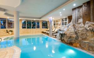 Bazén v ubytovaní Familienhotel Viktoria alebo v jeho blízkosti