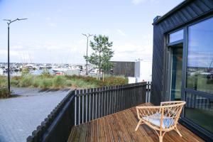 Rõdu või terrass majutusasutuses StayBliss Haven Kakumäe