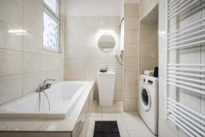 Koupelna v ubytování Apartment Downtown Visegradi10