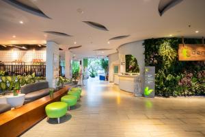 Lobbyn eller receptionsområdet på EDEN Hotel Kuta Bali