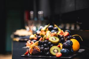 トゥルクにあるOriginal Sokos Hotel Wiklundの果物一束