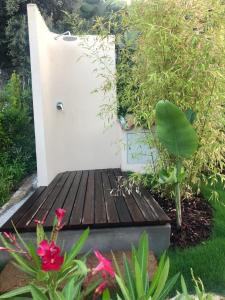 Vonkajšia záhrada v ubytovaní Villa Matu’