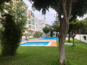 Bazén v ubytovaní Apartamento Costa del Sol alebo v jeho blízkosti