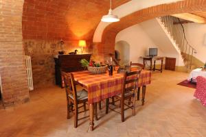 A seating area at Piccolo Borgo Gagnoni