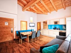 Kuchyň nebo kuchyňský kout v ubytování Hotel Garni Alpenland