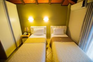 DEA Hotel 2002客房内的一张或多张床位