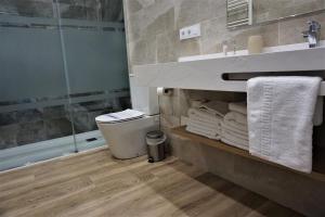 Koupelna v ubytování Apartamentos La Playina