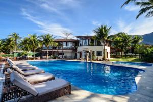 A piscina localizada em Coconut's Maresias Hotel ou nos arredores