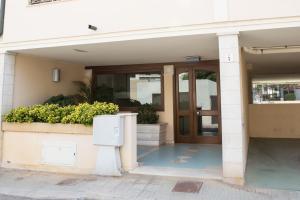The facade or entrance of Viona Apartments