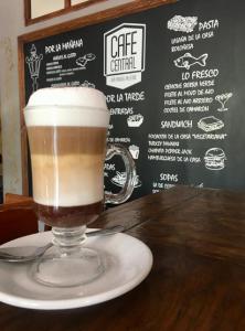 Příslušenství pro přípravu čaje a kávy v ubytování Hotel La Estación