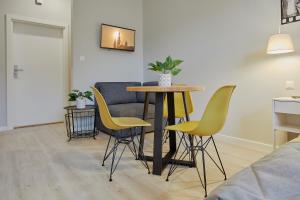 Część wypoczynkowa w obiekcie FLORIANSKA 32 by PI Apartments