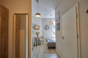 Zdjęcie z galerii obiektu FLORIANSKA 32 by PI Apartments w Krakowie