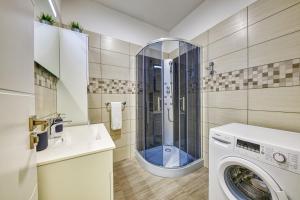 A bathroom at Le Monde Apartment Bratislava - amazing 5BDR in downtown