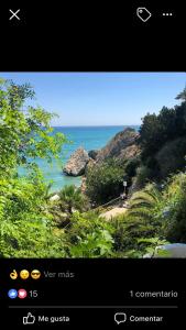 una toma de pantalla con vistas al océano en Casa La Guitarra, en Nerja